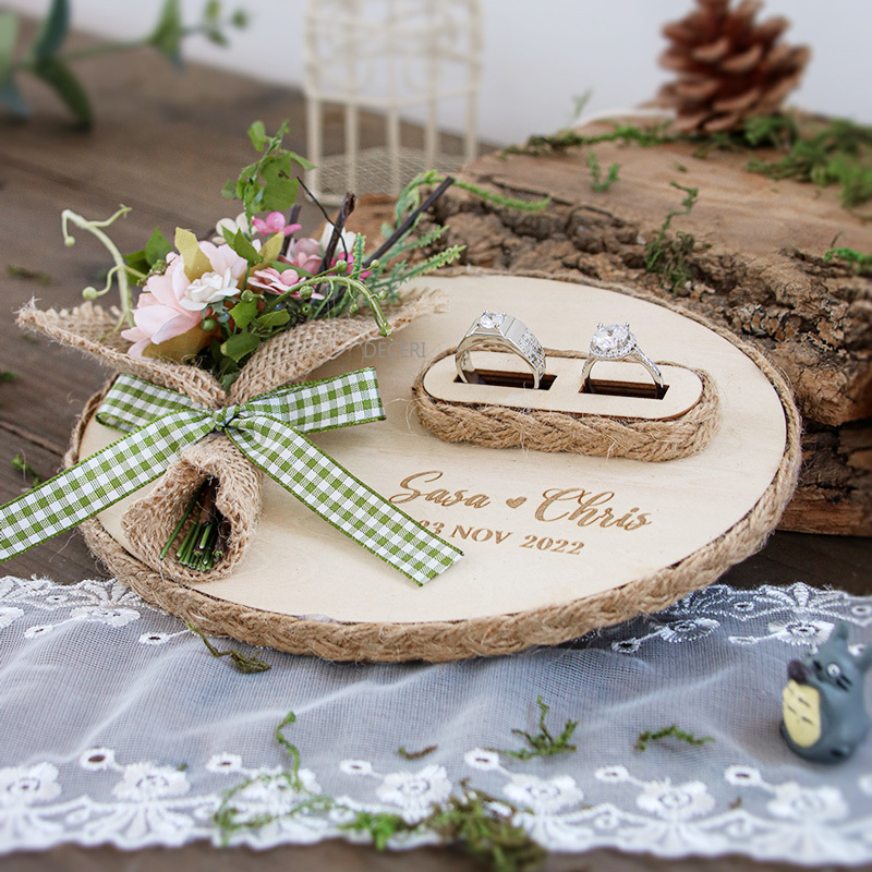 Custom Oval Wooden Flowers Eng – Ring Bearer Pillow recenzja i cena